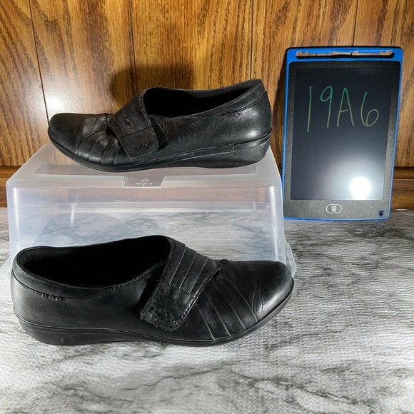 Clarks Leather Comfort Loafers Black Everyday Shoes‎ Size 8.5M - Picture 1 of 9